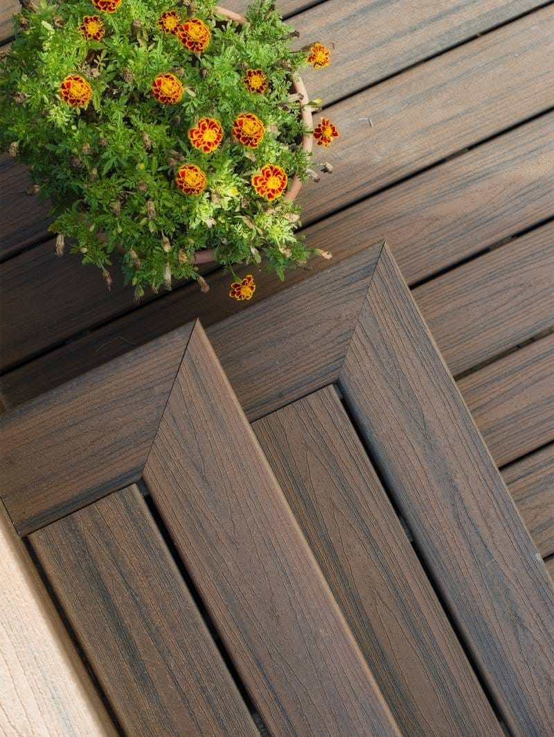 Patio composite Montréal